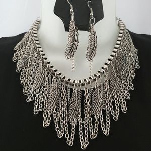 NEW Boho Feather Curtain Statement Necklace & Earrings Set